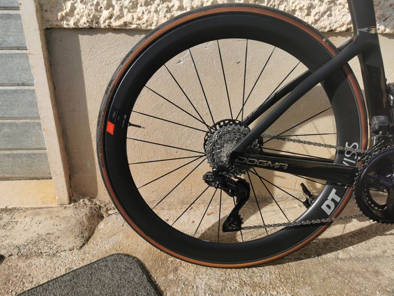 Używany Pinarello DOGMA F DURA ACE Di2 2025 2025 Road & Gravel — zdjęcie 5 z 7