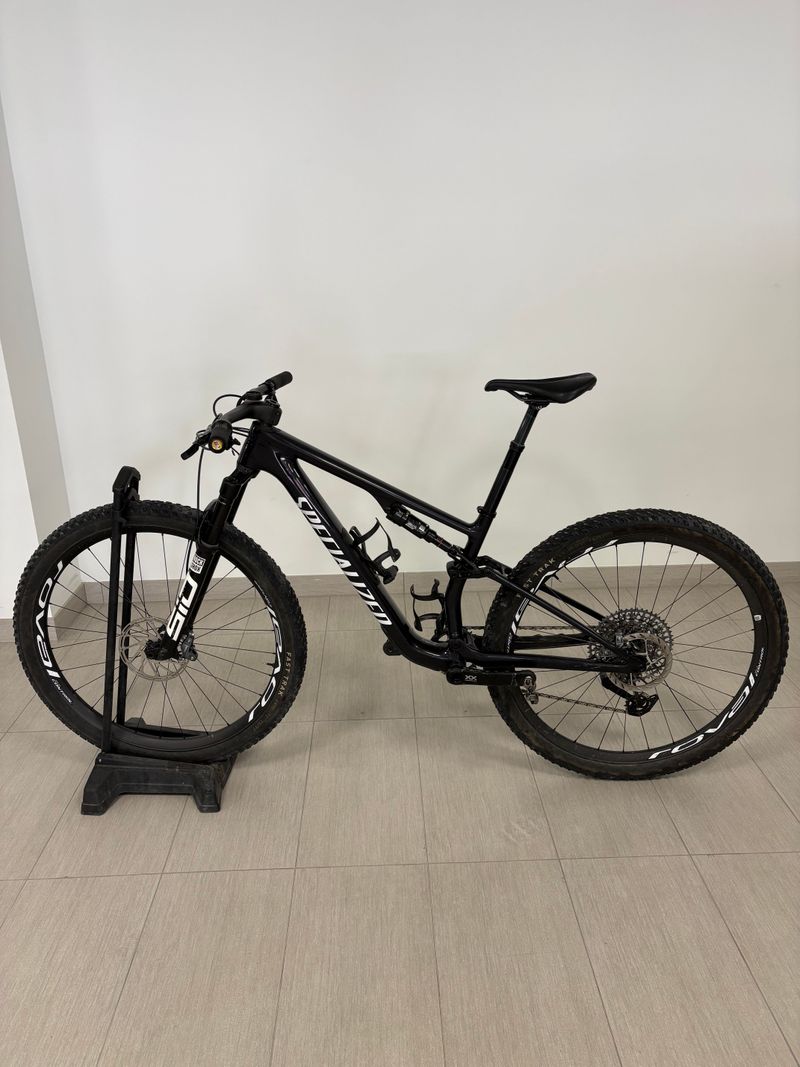 Used Specialized Epic 8 Expert 2026 2026 Mountainbike, Black, 29 — image 2 of 6