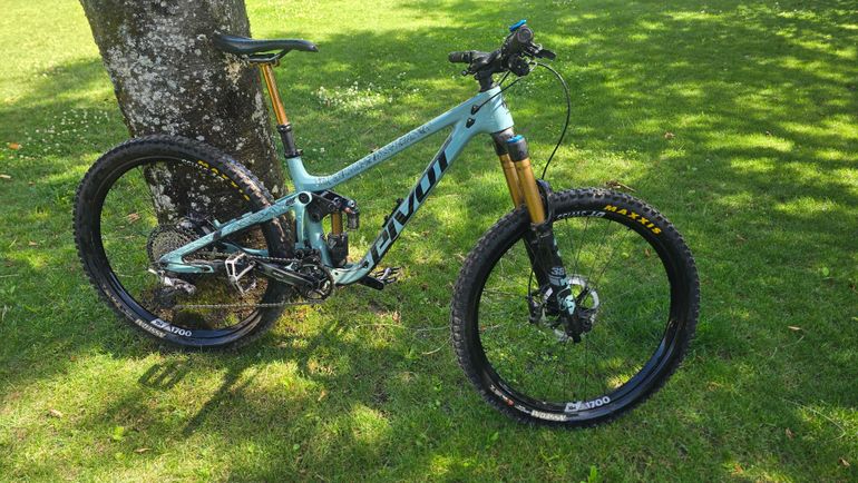 Used Pivot MACH 6 Pro X01 - Air 2022 2022 Mountainbike, Green, 27.5 — image 1 of 8
