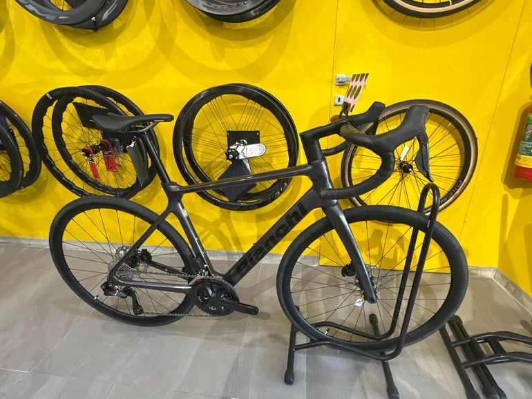 Used Bianchi Infinito 105 DI2 2026 2026 Road & Gravel, Light Gray — image 1 of 4