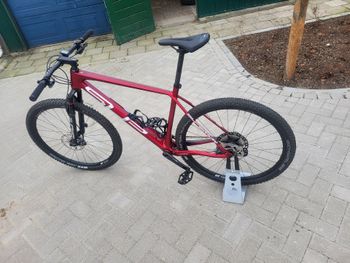 Used Superior Custom Shimano Deore XT 2024 Mountainbike, Red — image 2 of 9