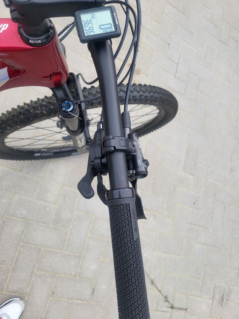 Used Superior Custom Shimano Deore XT 2024 Mountainbike, Red — image 7 of 9