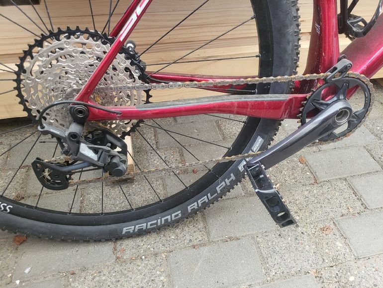 Used Superior Custom Shimano Deore XT 2024 Mountainbike, Red — image 3 of 9