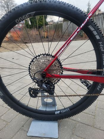 Used Superior Custom Shimano Deore XT 2024 Mountainbike, Red — image 4 of 9