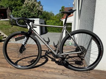 Used Rondo Ruut Shimano GRX 2022 Road & Gravel, Light Gray — image 2 of 10