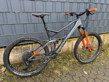 Używany CUBE STEREO 140 HPC TM 27.5 2021 2021 Mountainbike — zdjęcie 2 z 5