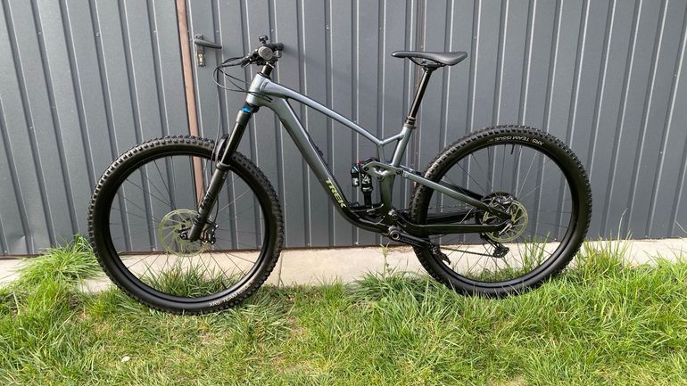 Used Trek Fuel EX 8 XT Gen 6 2025 2025 Mountainbike, Black, 27.5, 29 — image 5 of 5