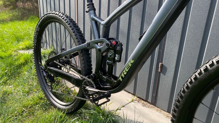 Used Trek Fuel EX 8 XT Gen 6 2025 2025 Mountainbike, Black, 27.5, 29 — image 2 of 5