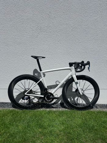 Tweedehands Specialized Tarmac SL8 Pro - SRAM Force eTAP AXS 2025 2025 Racefiets & gravel