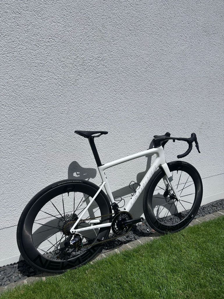 Tweedehands Specialized Tarmac SL8 Pro - SRAM Force eTAP AXS 2025 2025 Road & Gravel — afbeelding 4 van 10