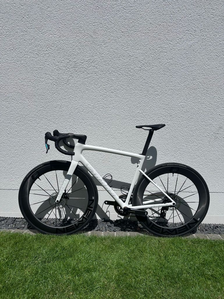 Tweedehands Specialized Tarmac SL8 Pro - SRAM Force eTAP AXS 2025 2025 Road & Gravel — afbeelding 2 van 10