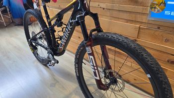 Used Specialized S-Works Epic 8 - SRAM XX AXS, RockShox Ultimate Flight Attendant 2026 2026 Mountainbike, Red, 29 — image 8 of 13