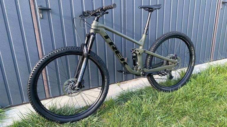 Použité Trek Top Fuel 5 Gen 3 2024 2024 Mountainbike — obrázek 3 z 8