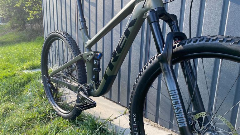 Použité Trek Top Fuel 5 Gen 3 2024 2024 Mountainbike — obrázek 7 z 8