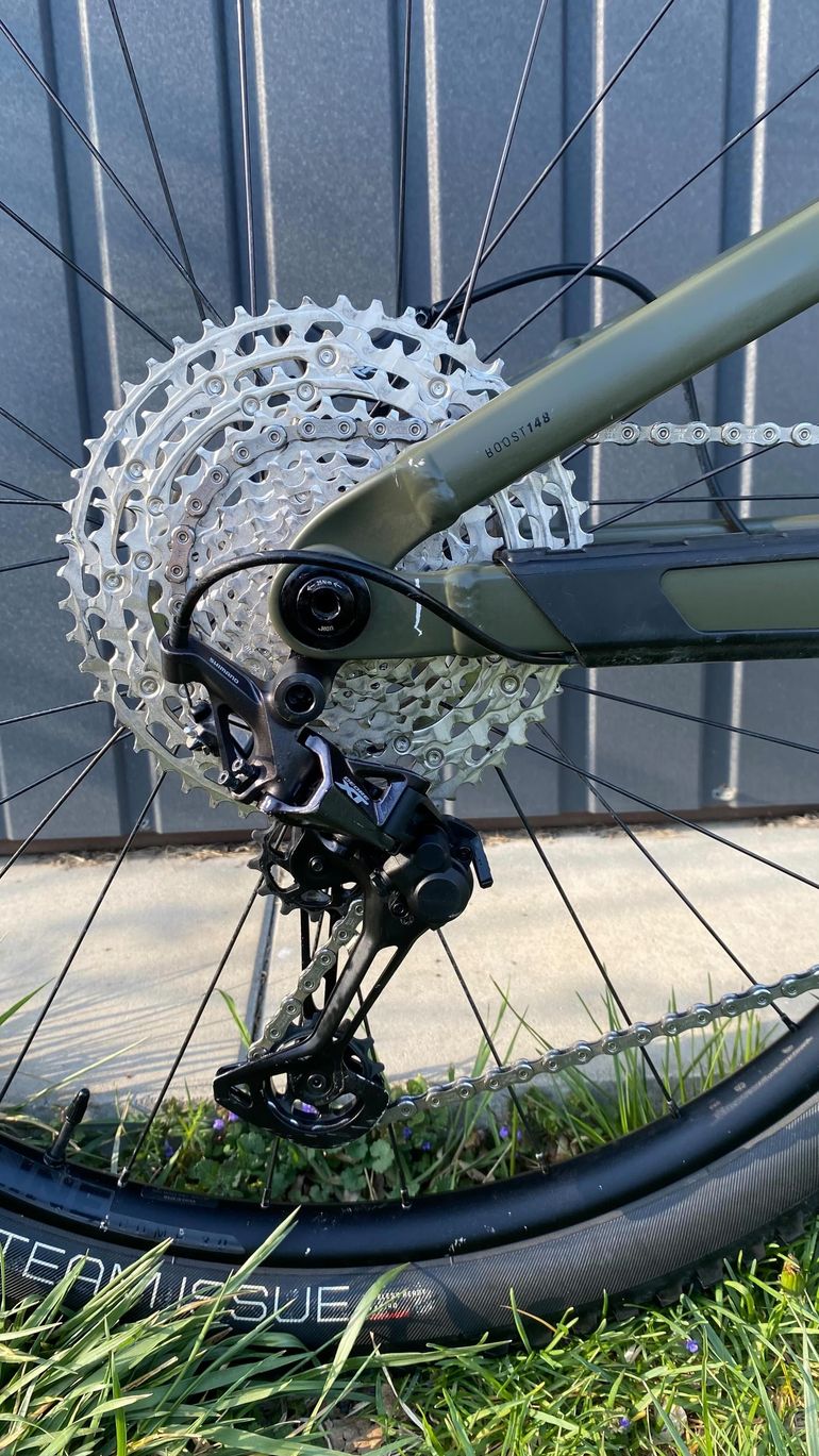 Použité Trek Top Fuel 5 Gen 3 2024 2024 Mountainbike — obrázek 2 z 8