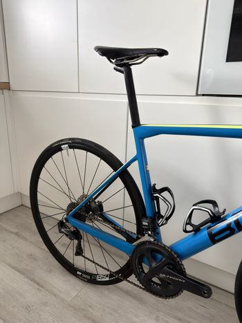 Tweedehands BMC Teammachine SLR02 DISC ONE 2018 2018 Road & Gravel — afbeelding 8 van 8