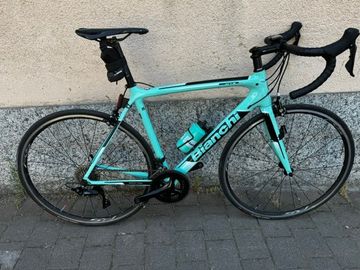 Used Bianchi Sempre Pro 2019 2019 Road & Gravel, Green — image 1 of 4