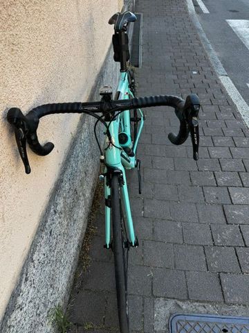 Used Bianchi Sempre Pro 2019 2019 Road & Gravel, Green — image 3 of 4