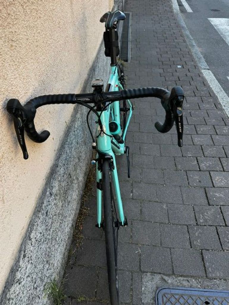 Used Bianchi Sempre Pro 2019 2019 Road & Gravel, Green — image 3 of 4