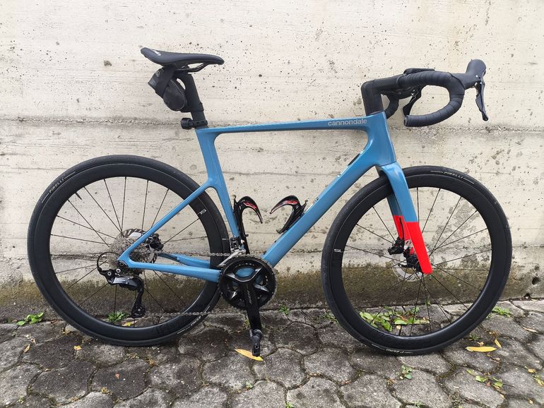 Tweedehands Cannondale SuperSix EVO Shimano 105 2025 Road & Gravel — afbeelding 1 van 10