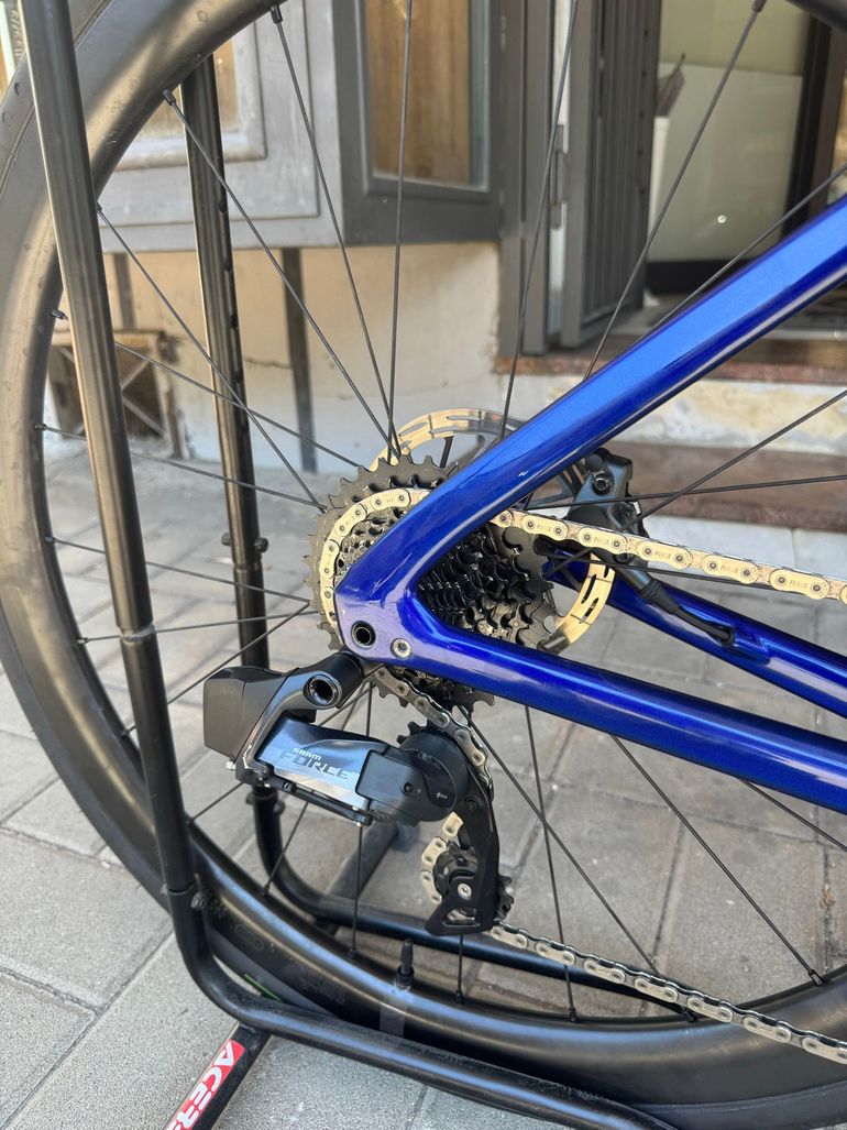 Tweedehands Specialized Tarmac SRAM Force eTap AXS 2022 Road & Gravel — afbeelding 3 van 15