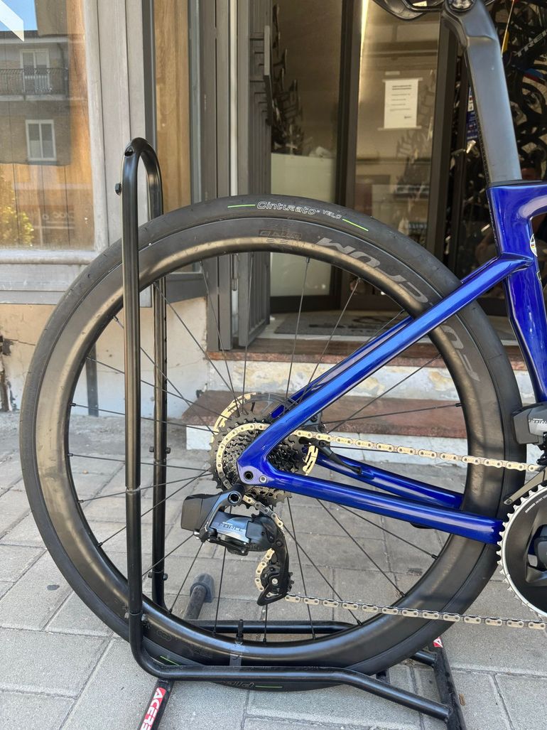 Tweedehands Specialized Tarmac SRAM Force eTap AXS 2022 Road & Gravel — afbeelding 2 van 15