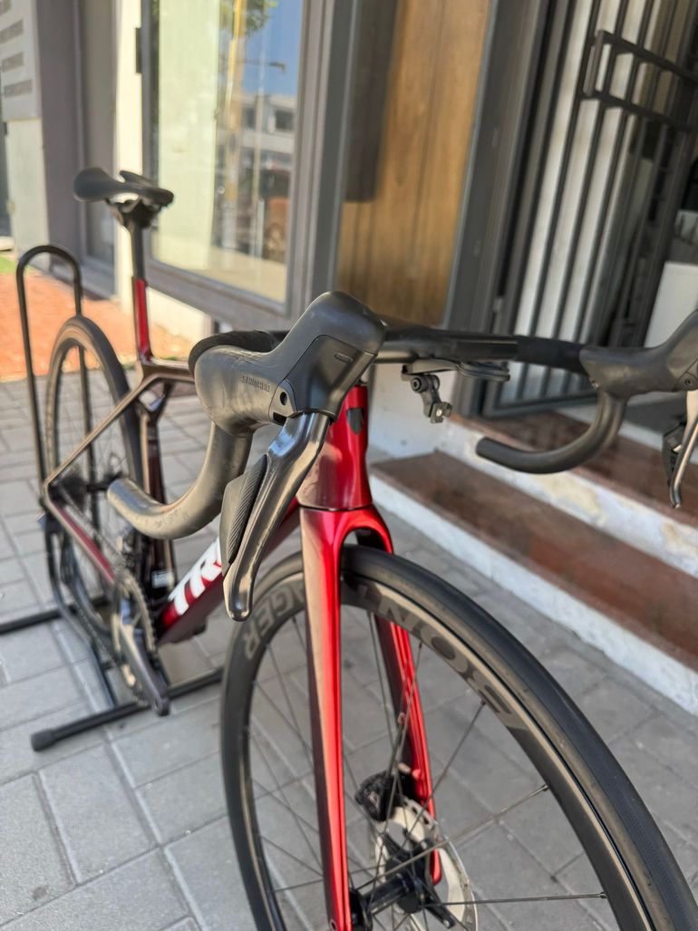Käytetty Trek Madone SLR 7 Gen 8 2026 2026 Road & Gravel — kuva 12 / 13