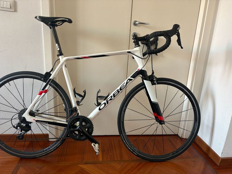 Gebrauchtes Orbea ORCA M30 2018 2018 Road & Gravel, Weiß — Bild 1 von 3