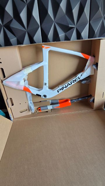 Pinarello DOGMA F DURA ACE Di2 2026 Frameset 2026 Road & Gravel usato