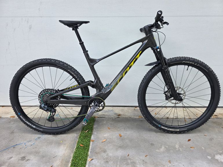 Used Scott Spark RC Team Issue 2023 2023 Mountainbike, Black, 29 — image 1 of 12