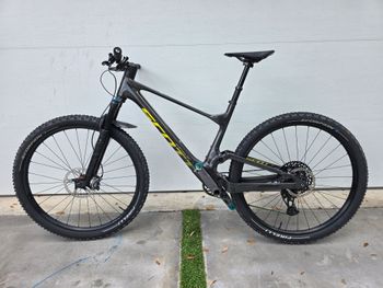 Used Scott Spark RC Team Issue 2023 2023 Mountainbike, Black, 29 — image 2 of 12