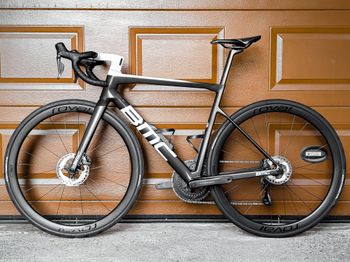 Używany BMC Teammachine SLR 01 MOD Ultegra Di2 2024 2024 Road & Gravel — zdjęcie 2 z 24