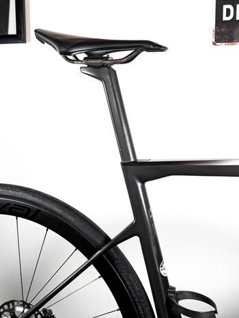Używany BMC Teammachine SLR 01 MOD Ultegra Di2 2024 2024 Road & Gravel — zdjęcie 19 z 24
