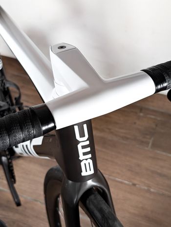 Używany BMC Teammachine SLR 01 MOD Ultegra Di2 2024 2024 Road & Gravel — zdjęcie 13 z 24