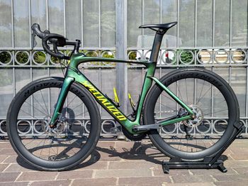 Used Specialized Venge Expert Disc 2018 2018 Road & Gravel, Green — image 2 of 26