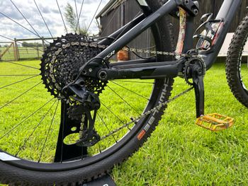 Used Specialized Enduro Elite 29/6Fattie 2018 2018 Mountainbike, Black, 29 — image 3 of 6