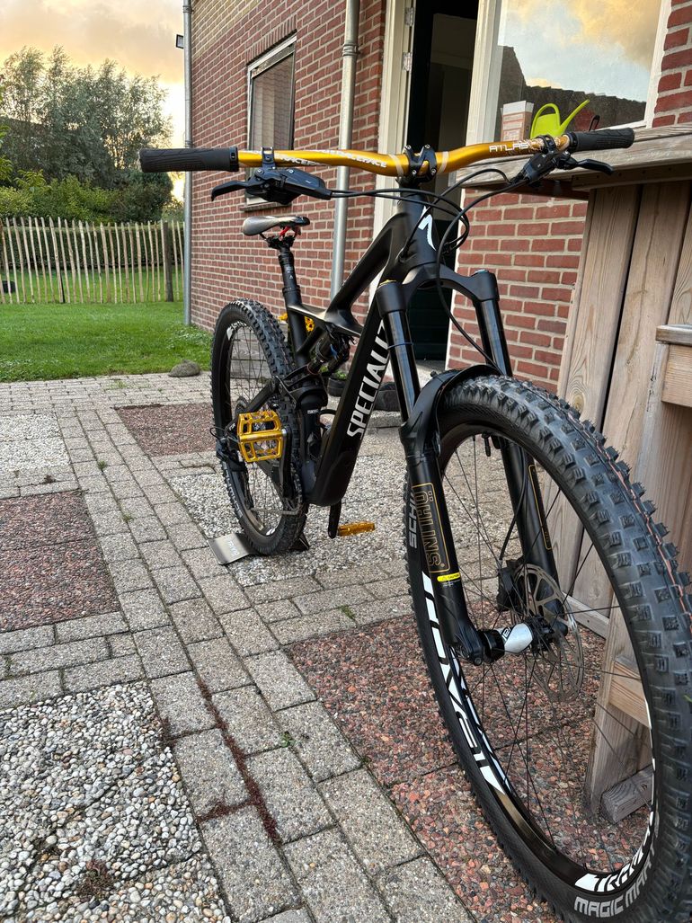 Used Specialized Enduro Elite 29/6Fattie 2018 2018 Mountainbike, Black, 29 — image 2 of 6