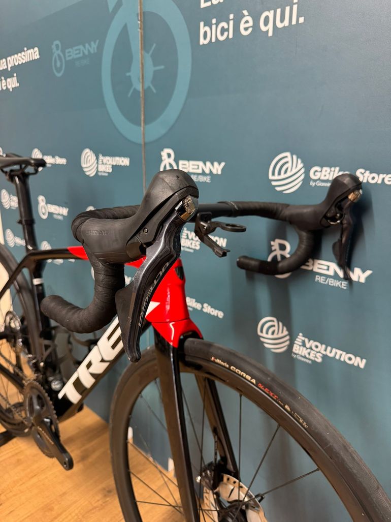 Used Trek Émonda SL 6 Disc 2023 Road & Gravel, Red — image 11 of 16