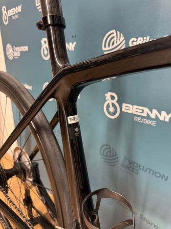 Used Trek Émonda SL 6 Disc 2023 Road & Gravel, Red — image 5 of 16