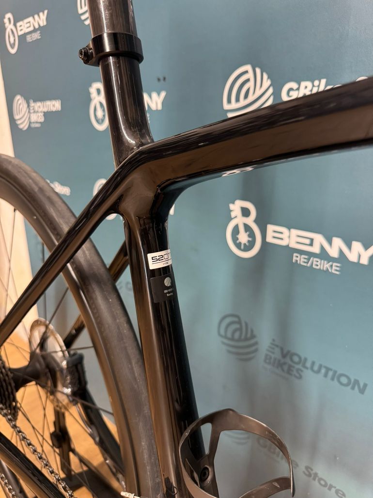 Used Trek Émonda SL 6 Disc 2023 Road & Gravel, Red — image 5 of 16
