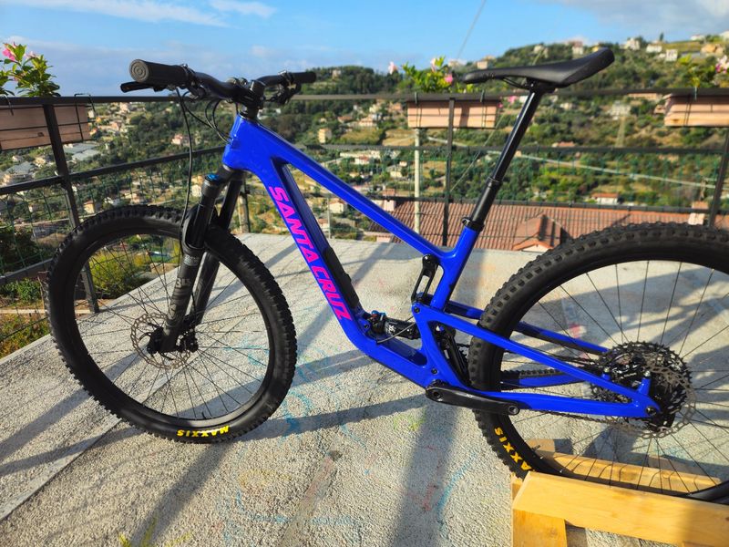Used Santacruz Custom Shimano Deore XT 2024 Mountainbike, Blue — image 2 of 9