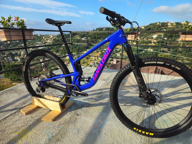 Used Santacruz Custom Shimano Deore XT 2024 Mountainbike, Blue — image 1 of 9