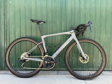 Tweedehands BMC Roadmachine 02 THREE 2020 2020 Road & Gravel — afbeelding 1 van 4
