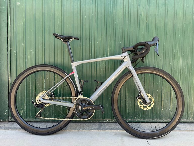 BMC Roadmachine 02 THREE 2020 2020 Road & Gravel de segunda mano, Gris claro — imagen 1 de 4