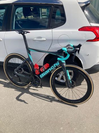 Used Bianchi Oltre RC Durace Di2 2025 2025 Road & Gravel, Black — image 3 of 5