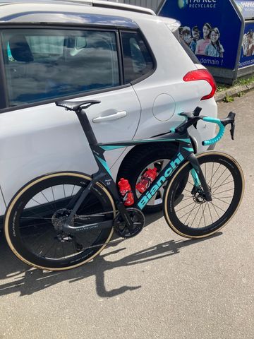 Brugt Bianchi Oltre RC Durace Di2 2025 2025 Road & Gravel — billede 4 af 5