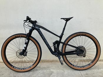 Used Kross Earth SRAM GX Eagle 2022 Mountainbike, Black — image 2 of 9