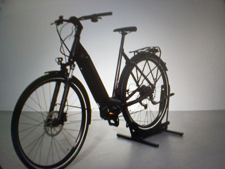 Used Giant DailyTour E+ 3 D Dash Dames 2022 2022 Urban, Light Gray — image 3 of 4