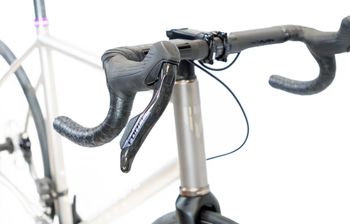 Used CMT GT - Route Endurance 2024 2024 Road & Gravel, Light Gray — image 2 of 4