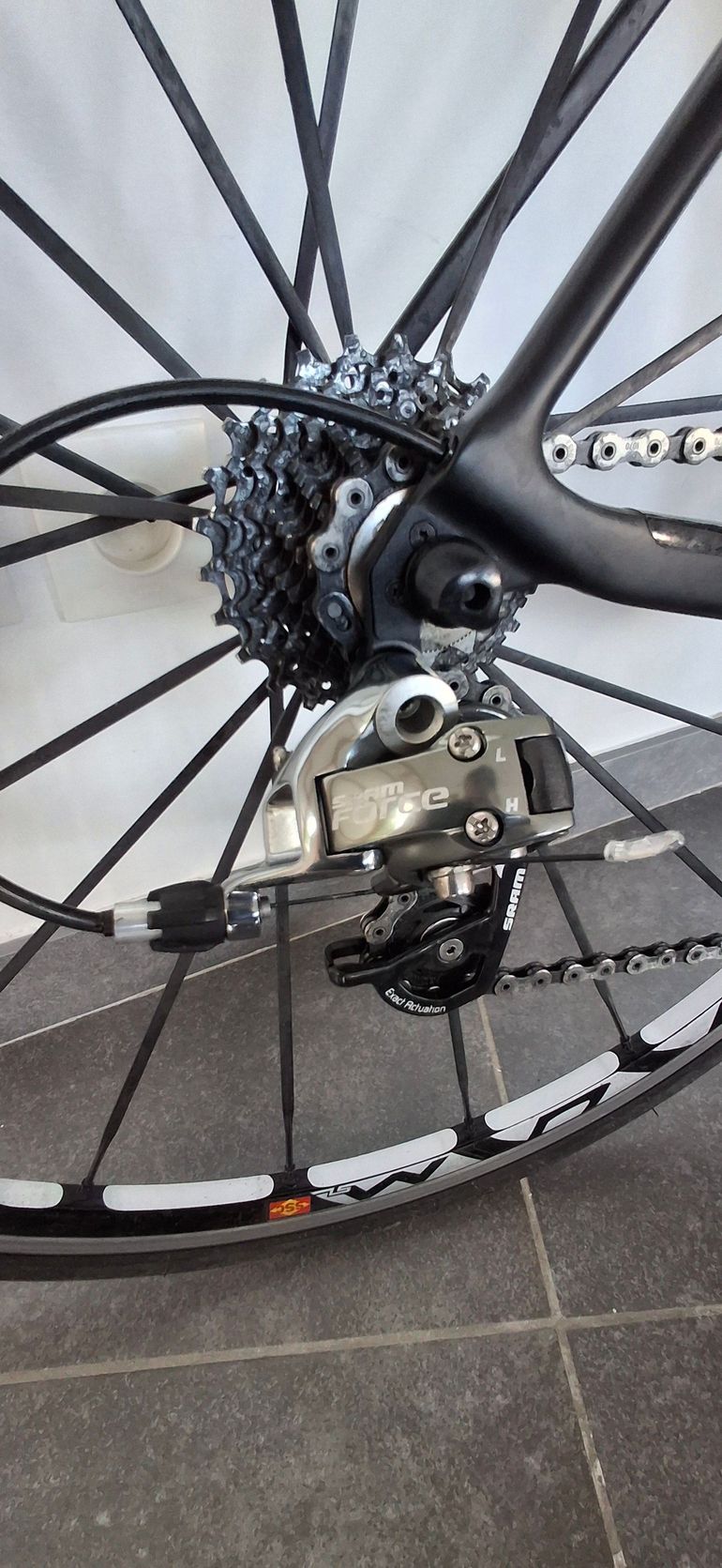 Used Canyon Ultimate Sram Force 2x10 Vitesses 2016 Road & Gravel, Black — image 9 of 9
